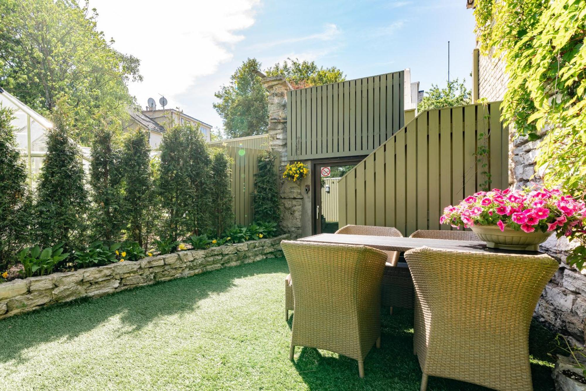 City Center Garden Camping Tallinn Eksteriør billede